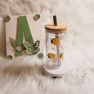 This cute lemon glass tumbler